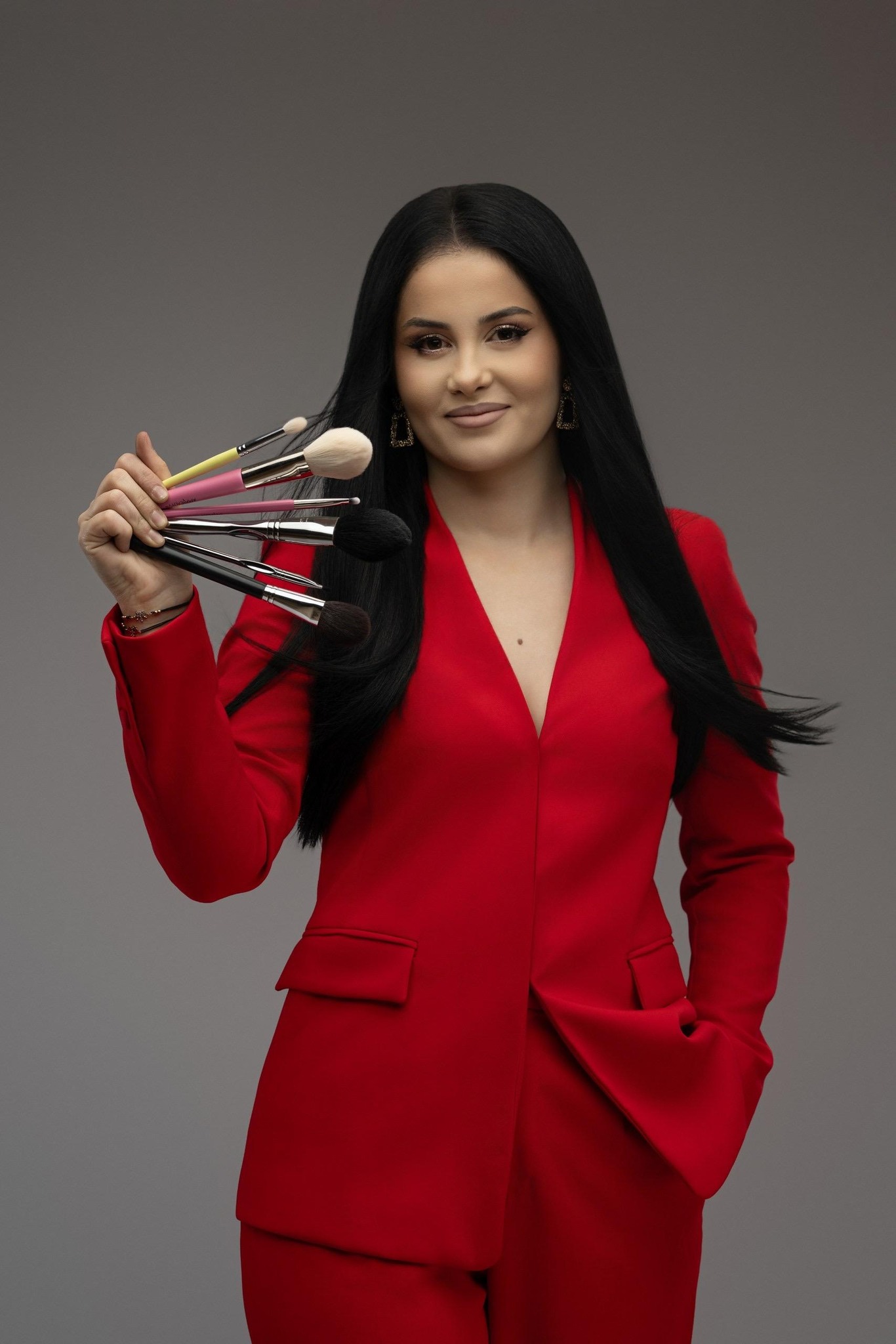 Rolul Blush-ului în Make-Up: Cum Să Îți Înveselești Zâmbetul și Tenul