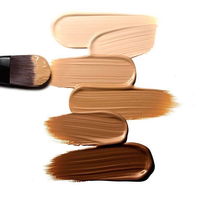 Rolul Primer-ului în Make-Up: Baza Esențială Pentru Un Machiaj Durabil